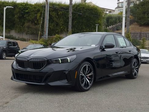 New 2027 BMW 530i w/ M Sport Package RWD image 2