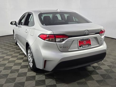 Used 2026 Toyota Corolla LE image 5