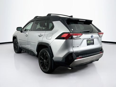 Used 2022 Toyota RAV4 XSE AWD/4WD image 5