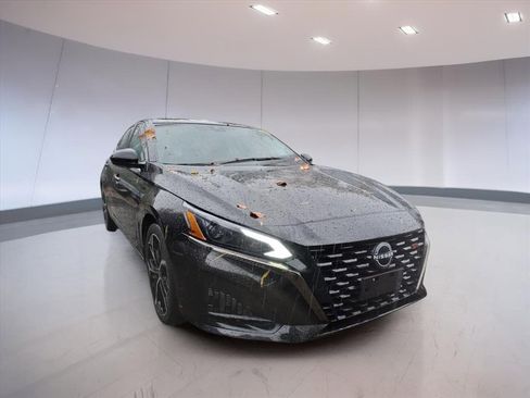 Used 2023 Nissan Altima 2.5 SR image 1