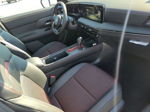 New 2025 Nissan Kicks SR w/ SR Premium Package image 21