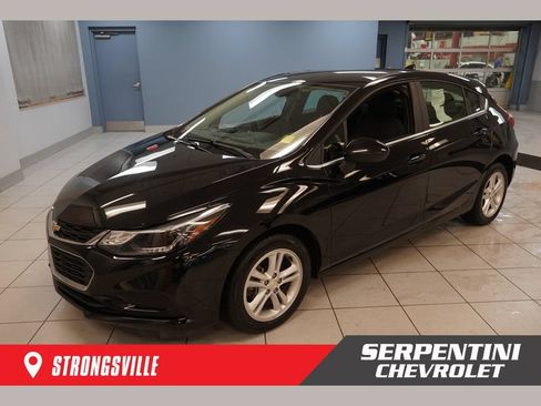 Used 2018 Chevrolet Cruze LT FWD image 1