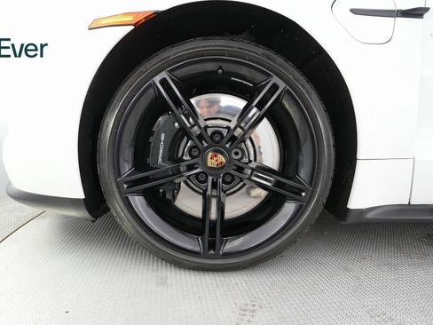 Used 2021 Porsche Taycan 4S image 17