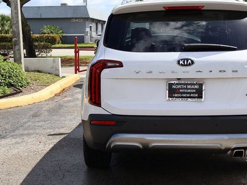 Used 2021 Kia Telluride EX w/ EX Premium Package image 17