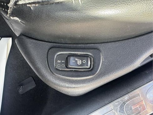 Used 2008 Pontiac G6 GT w/ Premium Package FWD image 15