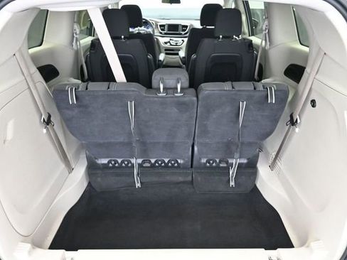 Used 2022 Chrysler Voyager LX FWD image 32