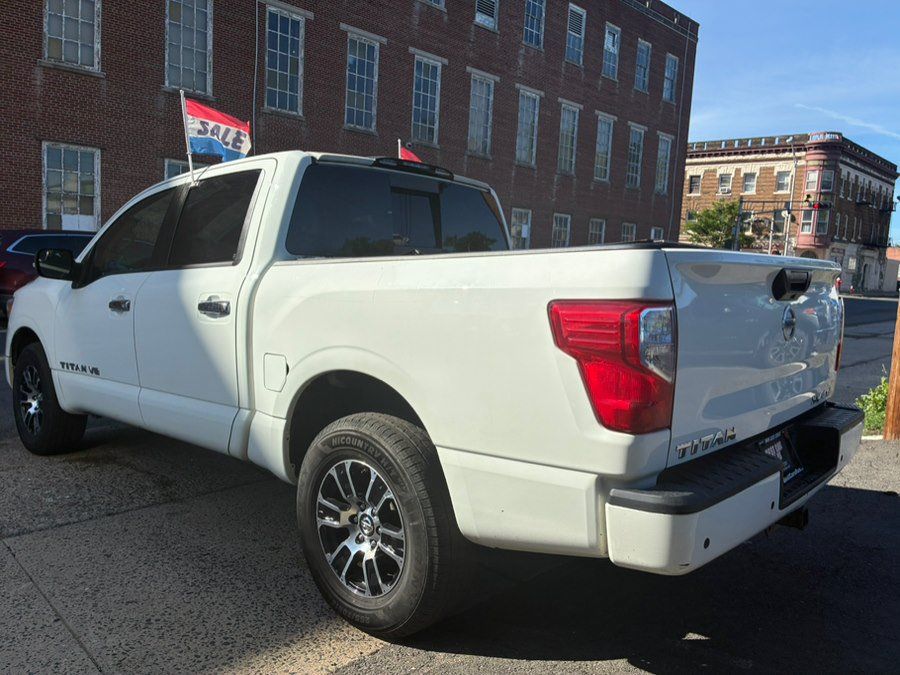 Used 2020 Nissan Titan SV w/ SV Convenience Package AWD/4WD image 5