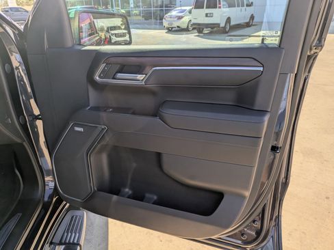 Used 2023 GMC Sierra 1500 SLT image 30