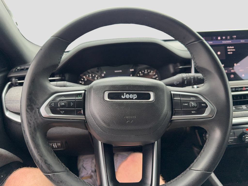 Used 2024 Jeep Compass Latitude AWD/4WD image 14