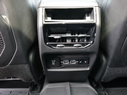 Used 2022 Jeep Grand Cherokee Trailhawk w/ ADV Protech Group II AWD/4WD image 32