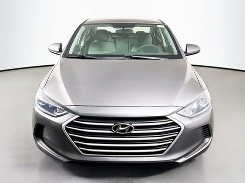 Used 2018 Hyundai Elantra SEL image 2