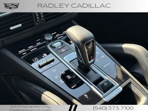 Used 2023 Porsche Cayenne AWD/4WD image 9