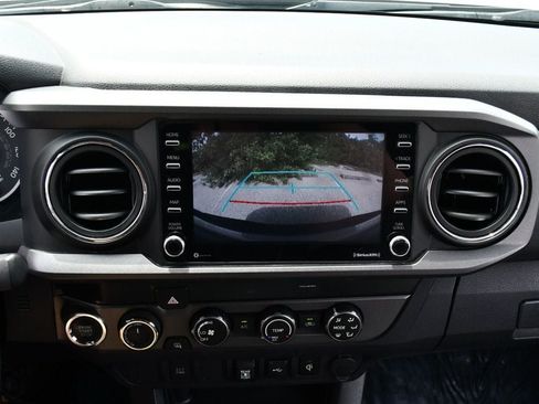 Used 2020 Toyota Tacoma TRD Off-Road AWD/4WD image 53