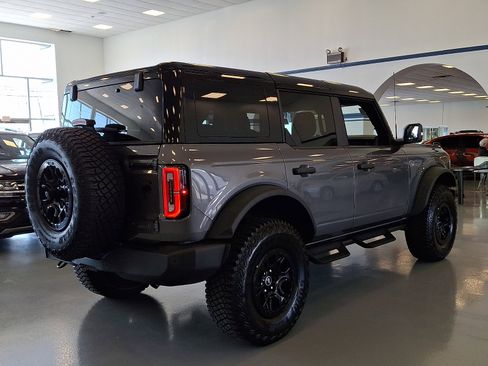 Used 2024 Ford Bronco Wildtrak image 6