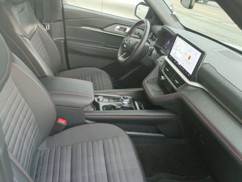 Used 2025 Ford Explorer ST-Line w/ Premium Package AWD/4WD image 8