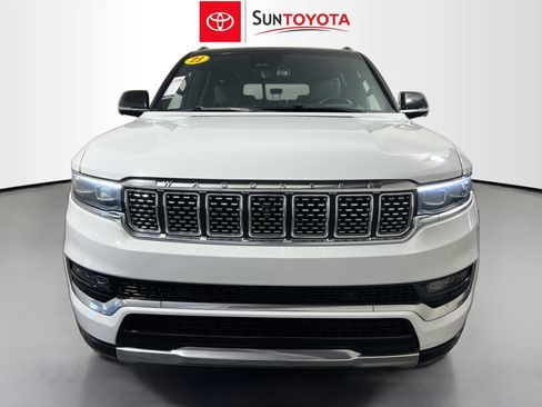 Used 2023 Jeep Grand Wagoneer L Series II AWD/4WD image 10