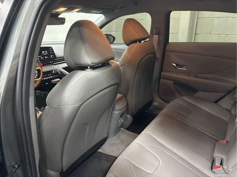 Used 2025 Hyundai Elantra Sport image 41