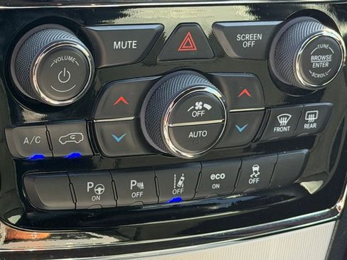 Used 2020 Jeep Grand Cherokee SRT image 18