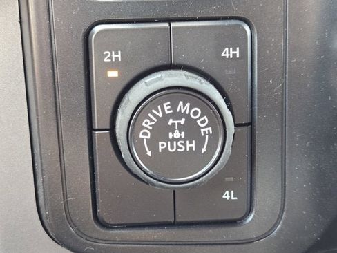 Used 2025 Ford F150 XLT w/ Equipment Group 301A Standard image 27