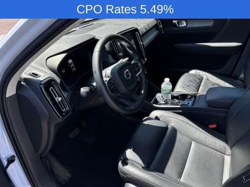 Used 2024 Volvo XC40 B5 Plus w/ Climate Package AWD/4WD image 3
