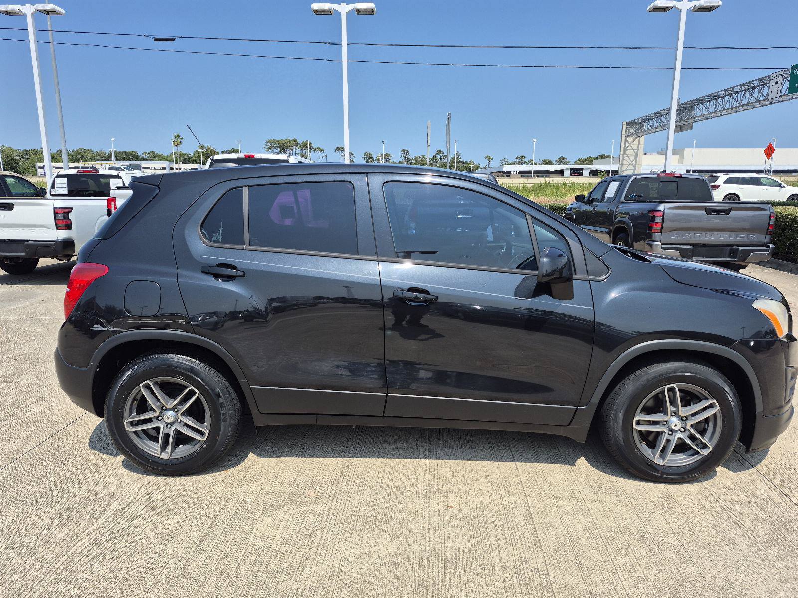 Used 2016 Chevrolet Trax LS w/ LPO, Cargo Package FWD image 13