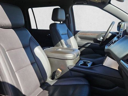 Used 2022 Chevrolet Suburban Z71 image 21