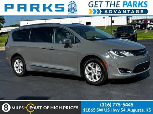 Used 2020 Chrysler Pacifica Limited FWD image 1