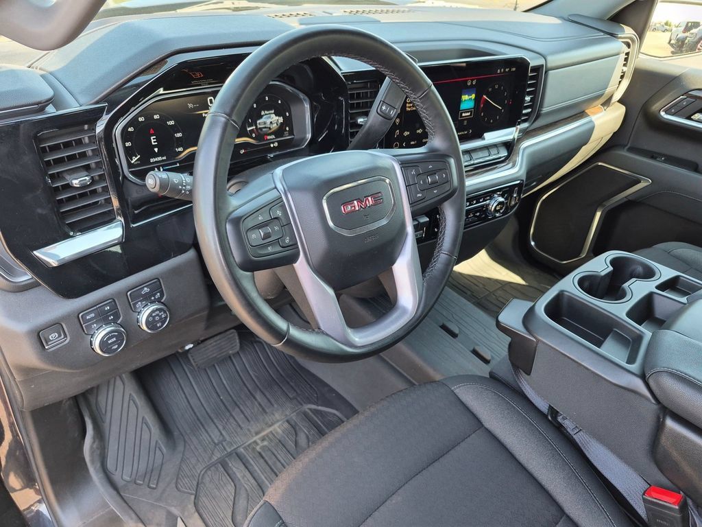 Used 2024 GMC Sierra 1500 Elevation w/ LPO, Elevation Black Package AWD/4WD image 9