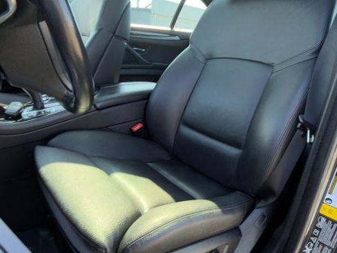 Used 2012 BMW 550i xDrive Sedan image 21