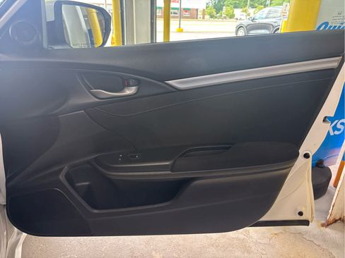 Used 2020 Honda Civic EX image 40