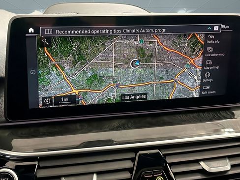 Used 2023 BMW 530e w/ Premium Package image 29