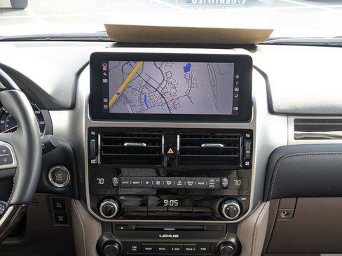 Certified 2023 Lexus GX 460 Premium w/ Accessory Package AWD/4WD image 18