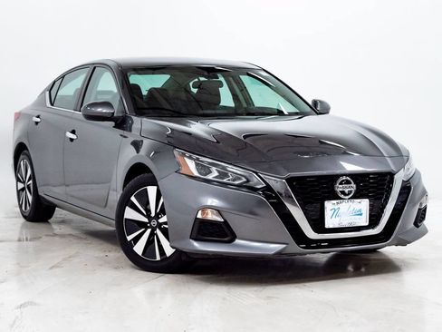 Used 2022 Nissan Altima 2.5 SV FWD image 6
