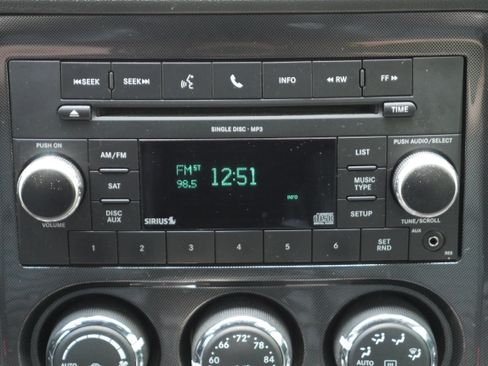 Used 2011 Dodge Challenger RWD image 17