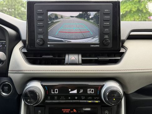 Used 2020 Toyota RAV4 XLE FWD image 31
