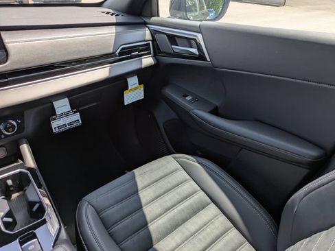 New 2026 Mitsubishi Outlander LE FWD image 18