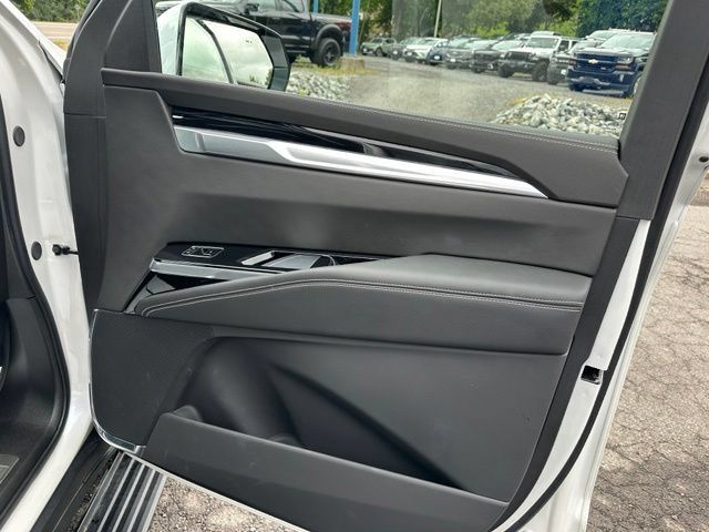 Used 2025 Cadillac Escalade Sport w/ Touring Package AWD/4WD image 19