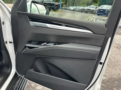 Used 2025 Cadillac Escalade Sport w/ Touring Package AWD/4WD image 19