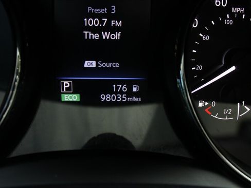 Used 2018 Nissan Rogue SV AWD/4WD image 7
