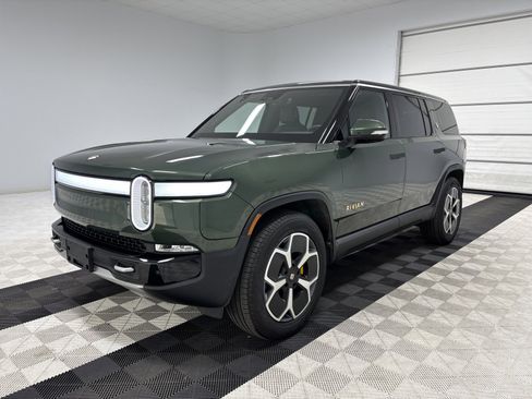 Used 2024 Rivian R1S Adventure AWD/4WD image 1