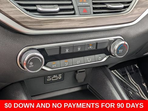 Used 2025 Nissan Altima 2.5 SV FWD image 17