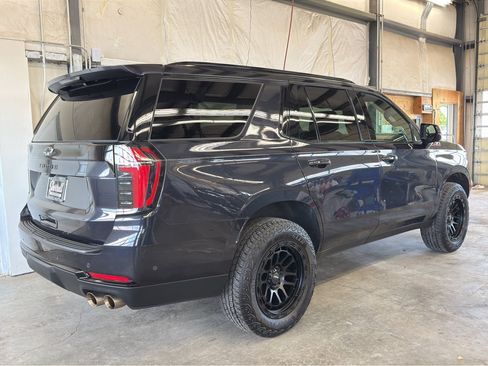 Used 2025 Chevrolet Tahoe Z71 AWD/4WD image 4