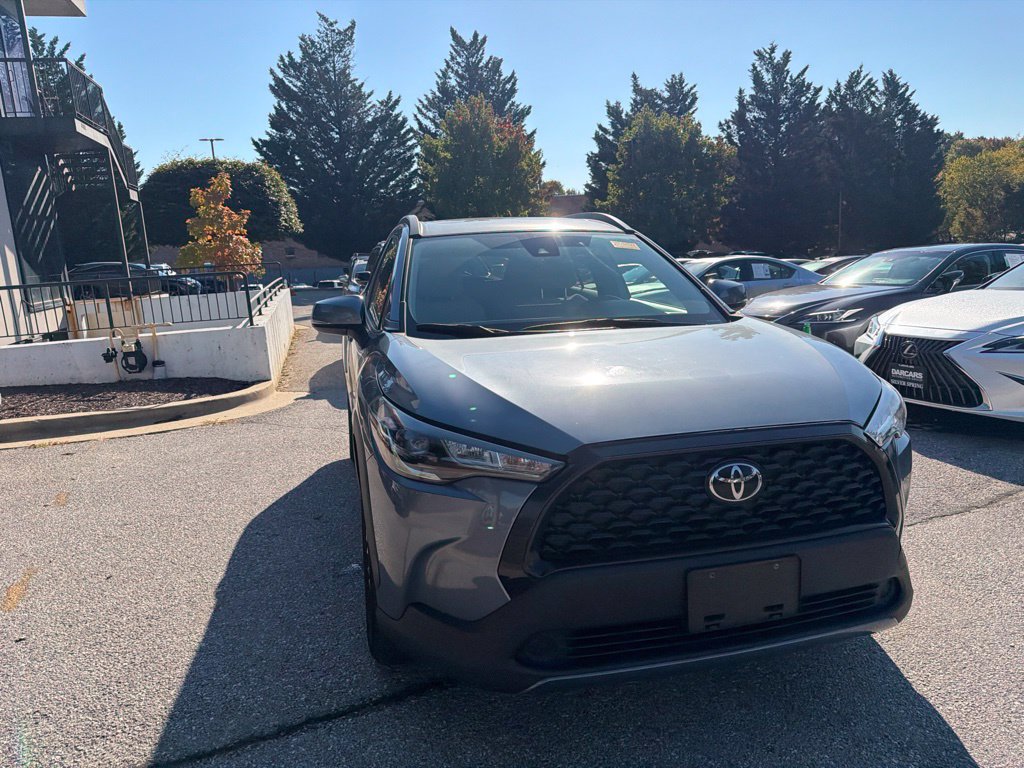 Used 2022 Toyota Corolla Cross LE w/ Moonroof Package AWD/4WD image 5