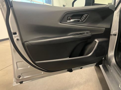 Used 2023 Toyota Prius Limited AWD/4WD image 27