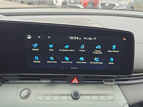 New 2025 Hyundai Elantra Limited image 16