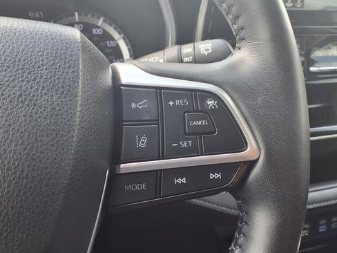 Used 2022 Toyota Highlander Limited image 16