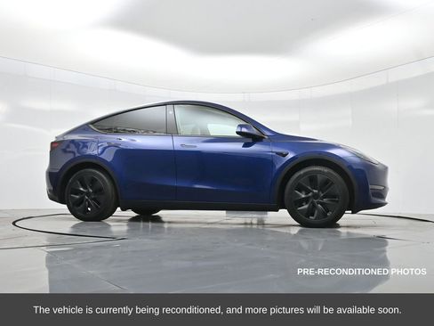 Used 2025 Tesla Model Y Long Range image 47