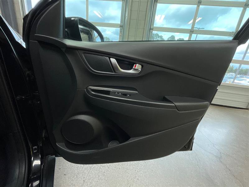 Used 2023 Hyundai Kona SEL FWD image 28