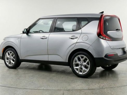 Used 2025 Kia Soul LX w/ LX Technology Package FWD image 9