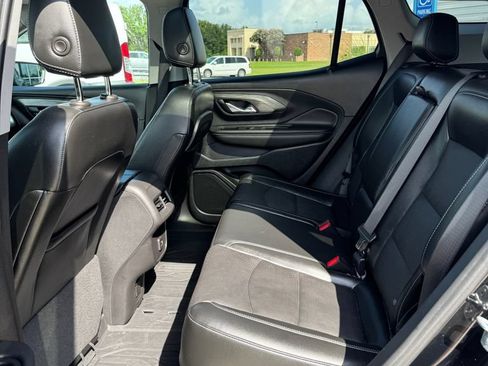 Used 2023 GMC Terrain SLT w/ Tech Package FWD image 16